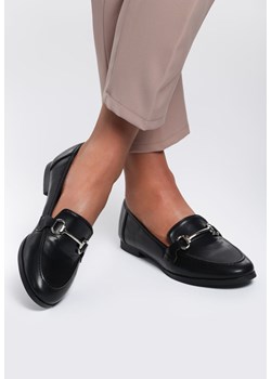 Mokasyny Renee casual czarne w abstrakcyjnym wzorze na wiosnę bez zapięcia 