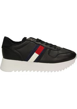 Półbuty Tommy Hilfiger ze sklepu Darbut w kategorii Buty sportowe damskie - zdjęcie 74247710
