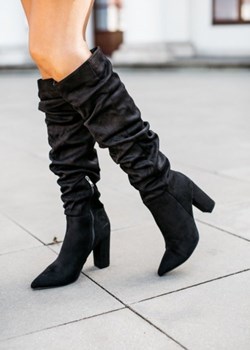 Kozaki damskie czarne z tworzywa sztucznego na słupku z cholewką przed kolano 