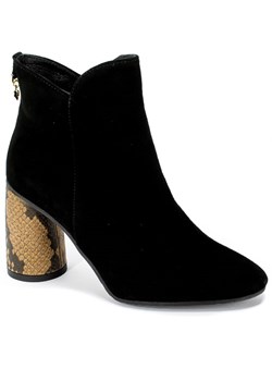 wojas botki z ćwiekami