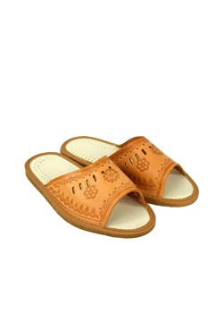 Skórzane pantofle damskie ze sklepu JK-Collection w kategorii Kapcie damskie - zdjęcie 78499893