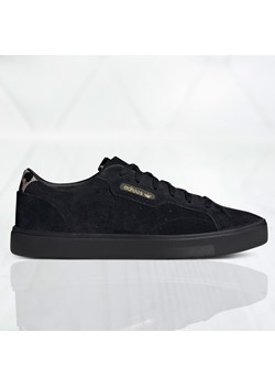 Czarne trampki damskie adidas, wyprzedaż, wiosna 2020 w Domodi Trampki damskie, wyprzedaż, wiosna 2020 w Domodi