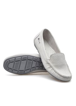 Mokasyny Nessi 17130 Białe AN zamsz ze sklepu Arturo-obuwie w kategorii Mokasyny damskie - zdjęcie 82923292