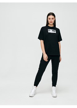 Cropp - Koszulka oversize z nadrukiem - czarny ze sklepu Cropp w kategorii Bluzki damskie - zdjęcie 83917062