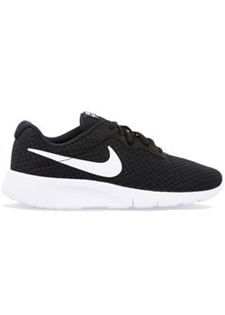 Czarne buty sportowe damskie Nike do fitnessu tanjun bez wzorów 