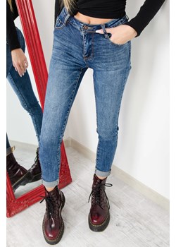 Spodnie jeansowe typu push up. Polecane dla wysokich ze sklepu olika.com.pl w kategorii Jeansy damskie - zdjęcie 92903841