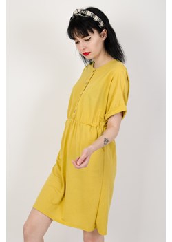 Żółta sukienka z gumą w pasie ze sklepu olika.com.pl w kategorii Sukienki - zdjęcie 93132101