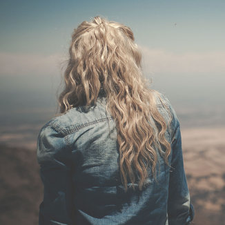 Sprawdź 5 sposobów na jeans!