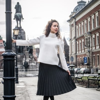 Z czym nosić plisowaną spódnicę?
