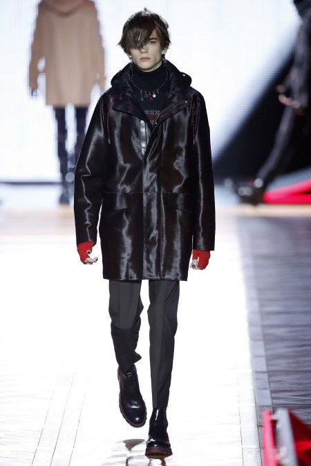 Kożuch męski w jesienno-zimowej kolekcji Dior.